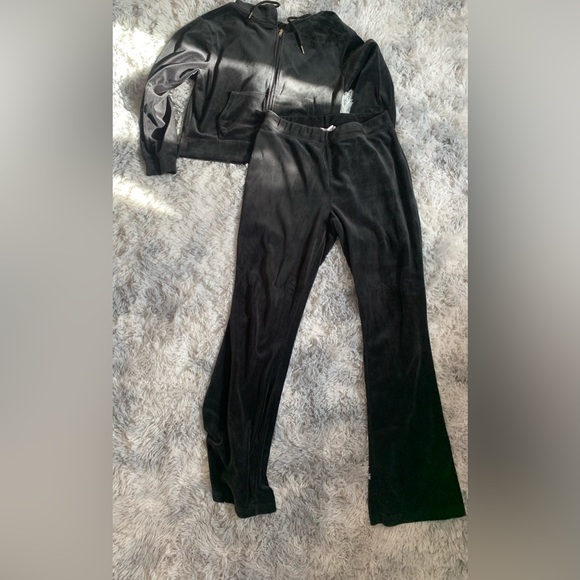 Two piece fuzzy tracksuit - Picture 1 of 4